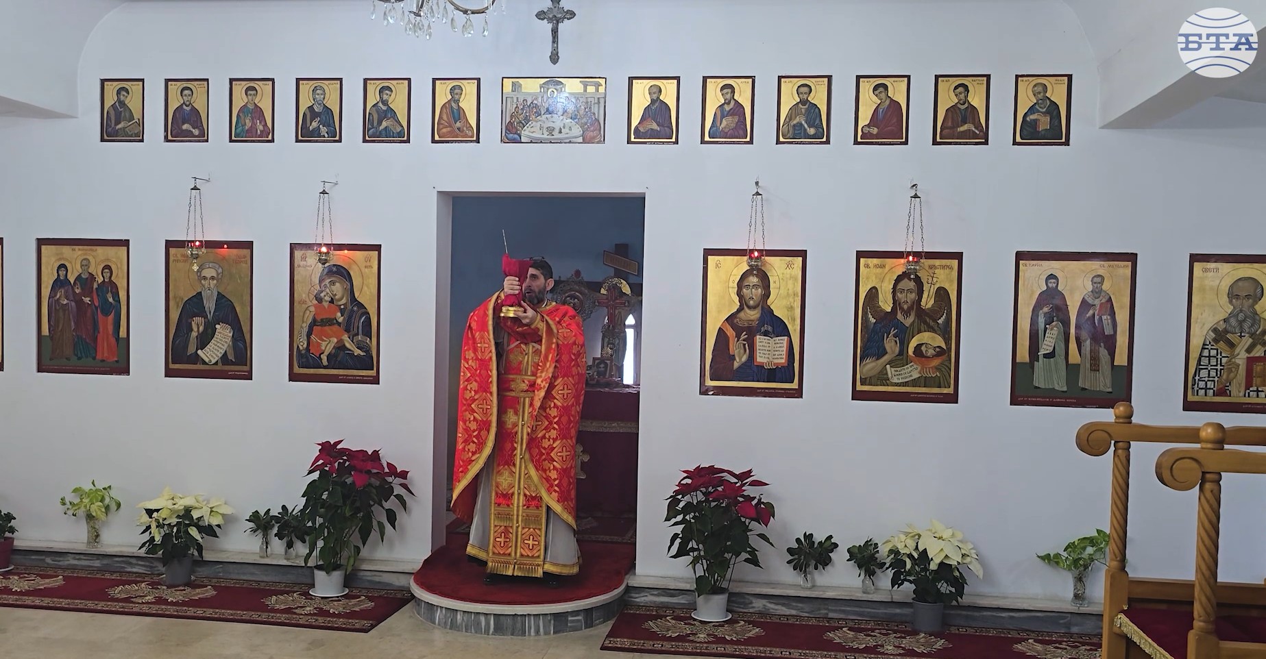 В българската църква „Св. преп. Йоан Рилски Чудотворец“ в Атина бе отслужена света литургия по повод Неделя пред Рождество Христово