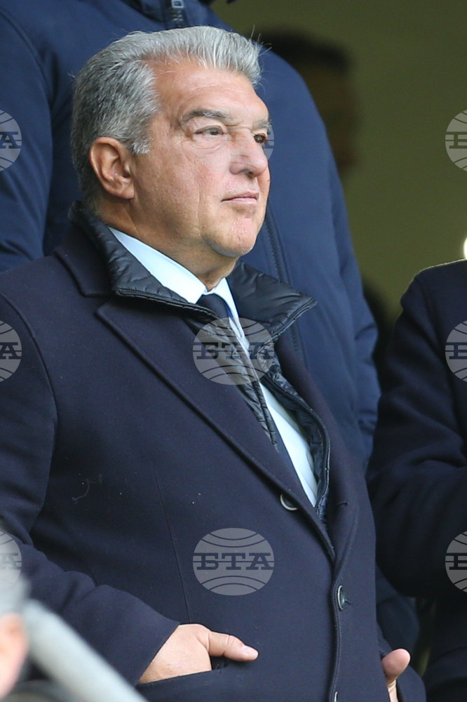 Президентът на Барселона Жоан Лапорта призна, че дъждът е изненадал всички на ремонтирания клубен стадион