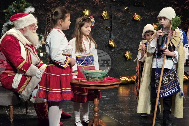 Гърция - Българско неделно училище „Паисий Хилендарски" - коледно тържество