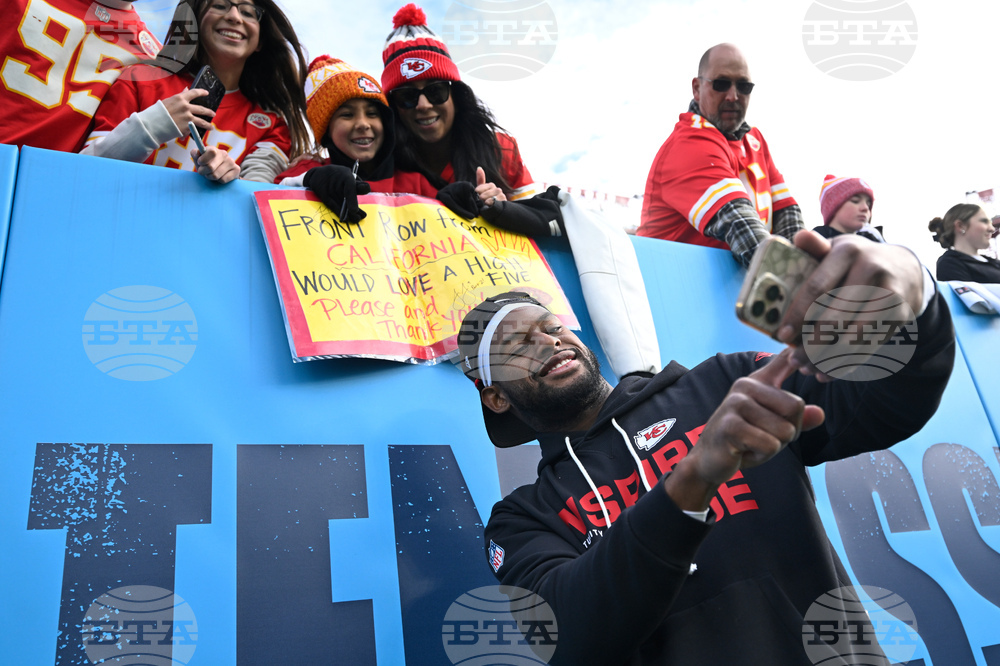 Chiefs Titans Football