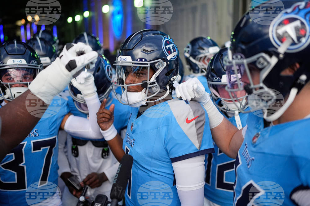 Chiefs Titans Football