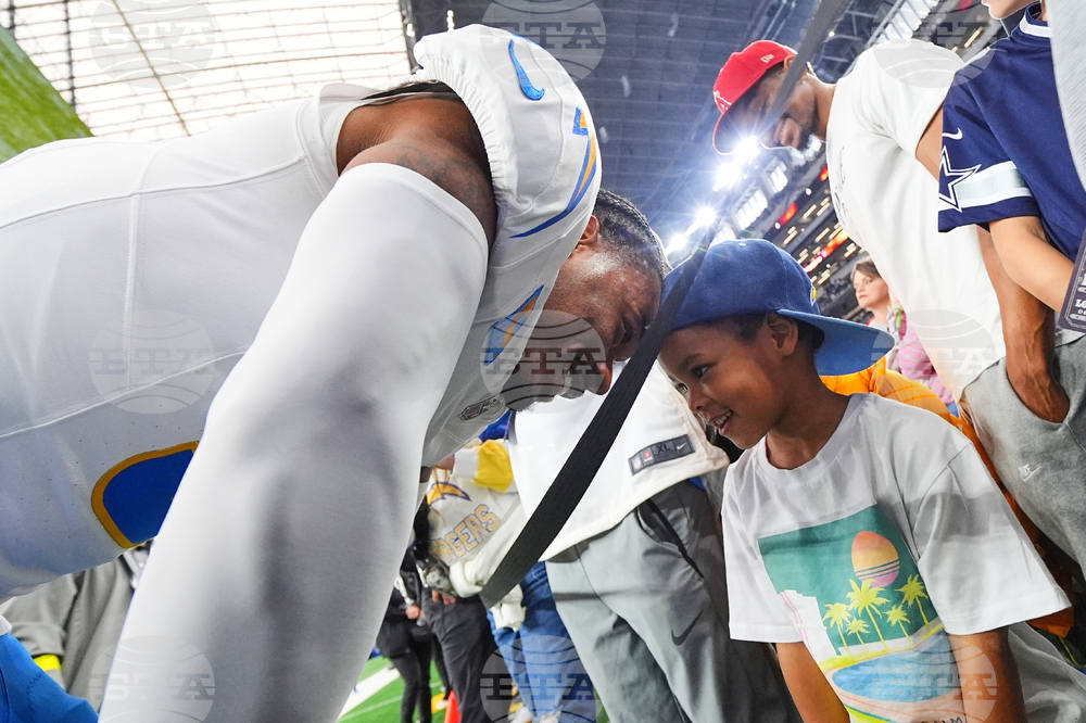 APTOPIX Chargers Cowboys Football