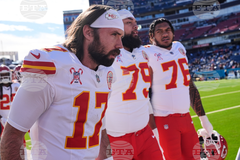 Chiefs Titans Football