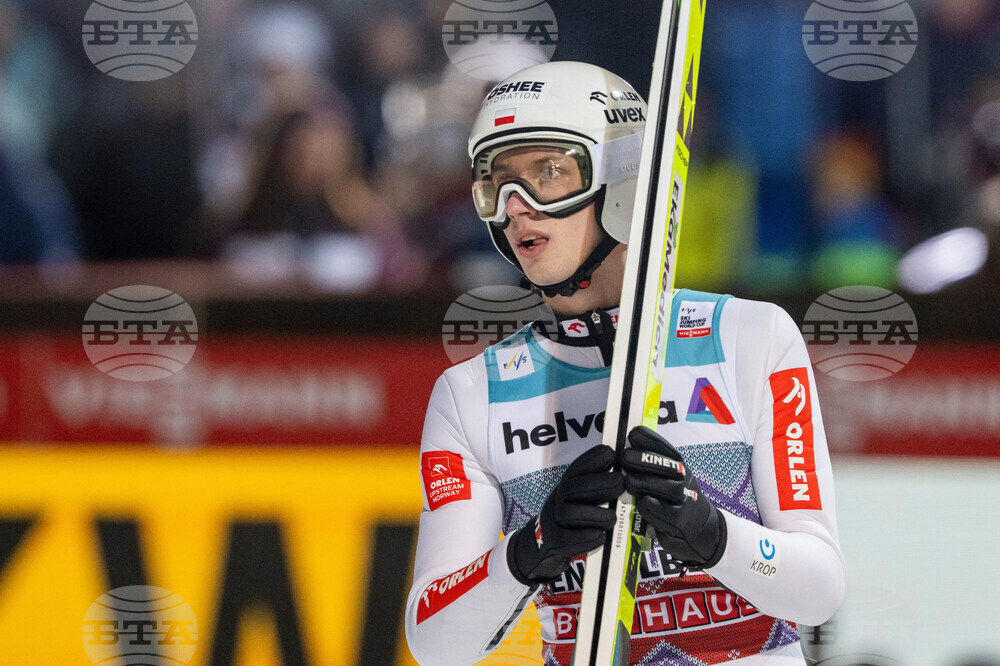 CORRECTION Switzerland World Cup Ski Jumping
