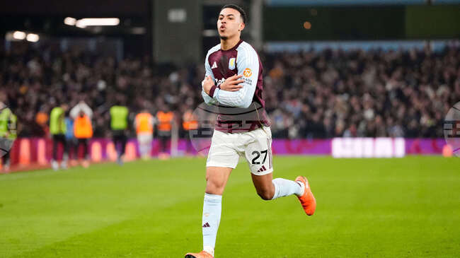 Два идентични гола на Морган Роджърс донесоха победата на Астън Вила над Манчестър Юнайтед