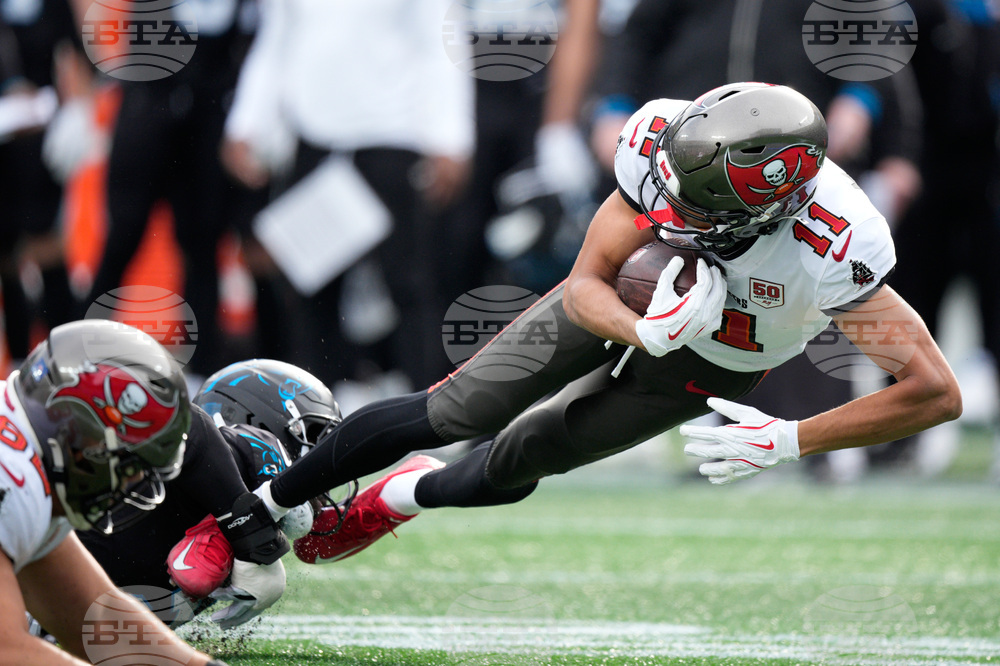 Buccaneers Panthers Football