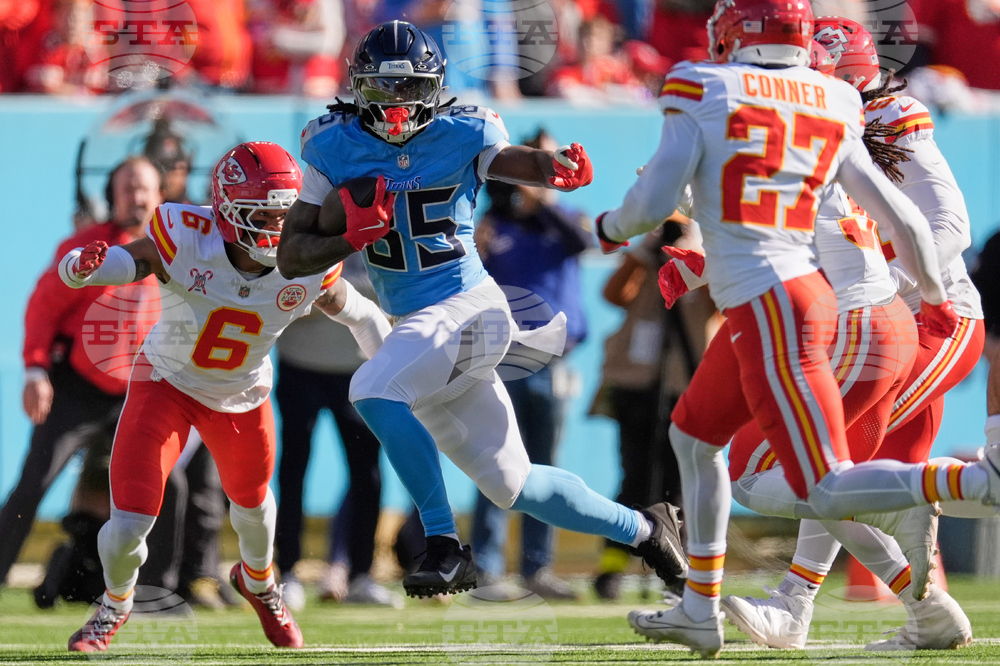 Chiefs Titans Football