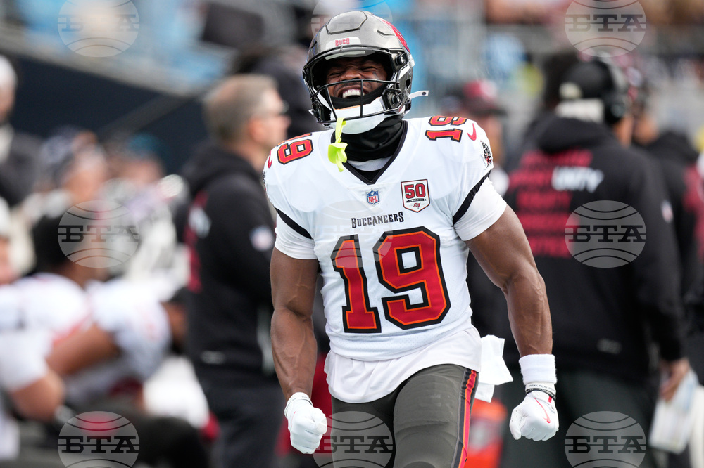 Buccaneers Panthers Football