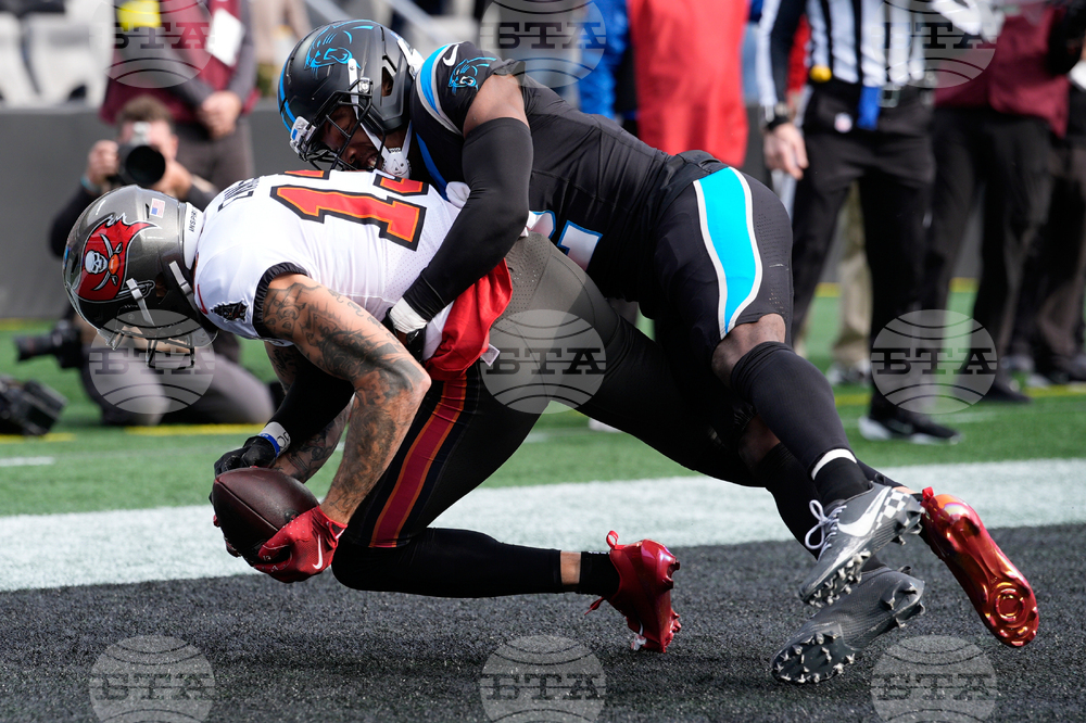 Buccaneers Panthers Football