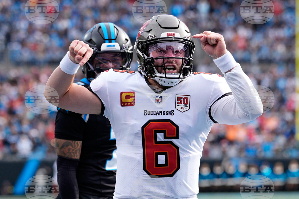 Buccaneers Panthers Football