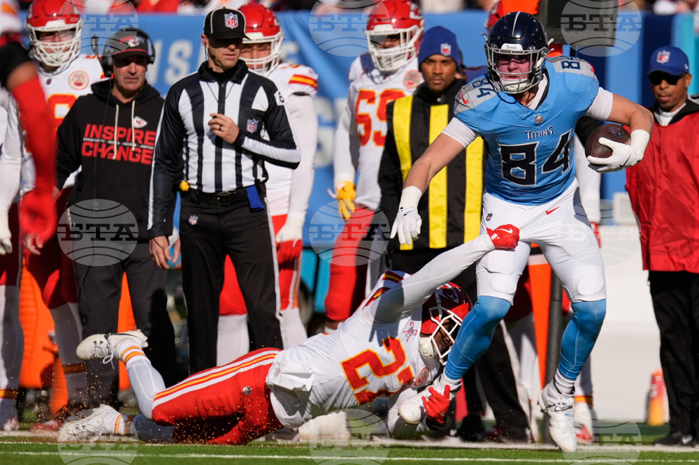 Chiefs Titans Football