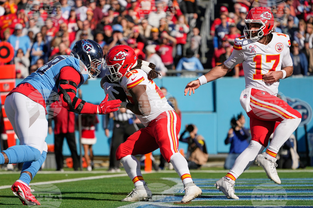 Chiefs Titans Football