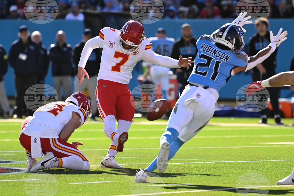 Chiefs Titans Football