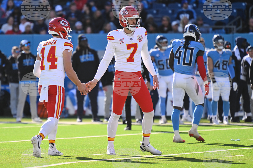 Chiefs Titans Football