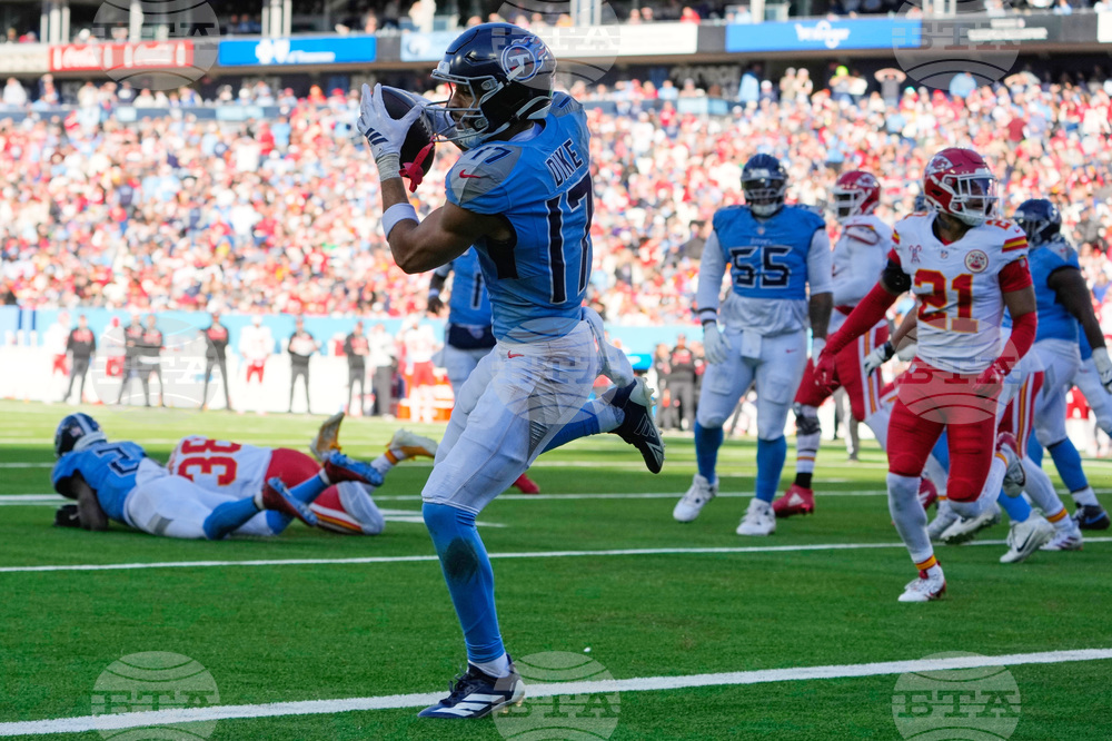 Chiefs Titans Football