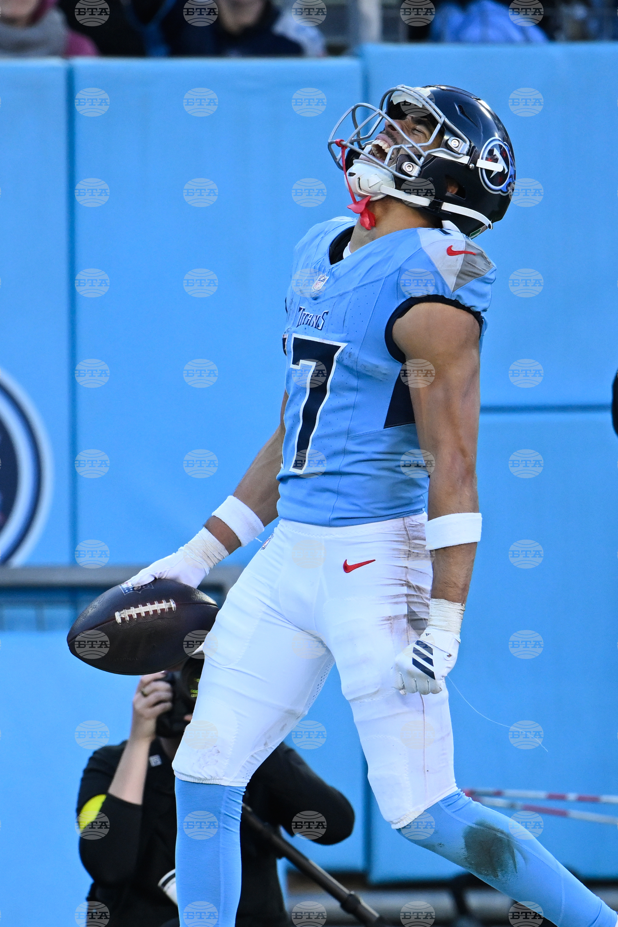 Chiefs Titans Football