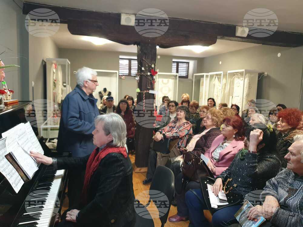 Изложба-рецитал представиха в Свищов по случай предстоящия Международен ден на жената