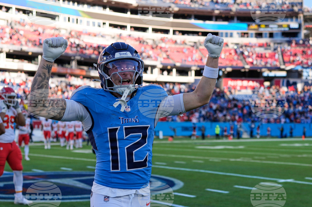 Chiefs Titans Football