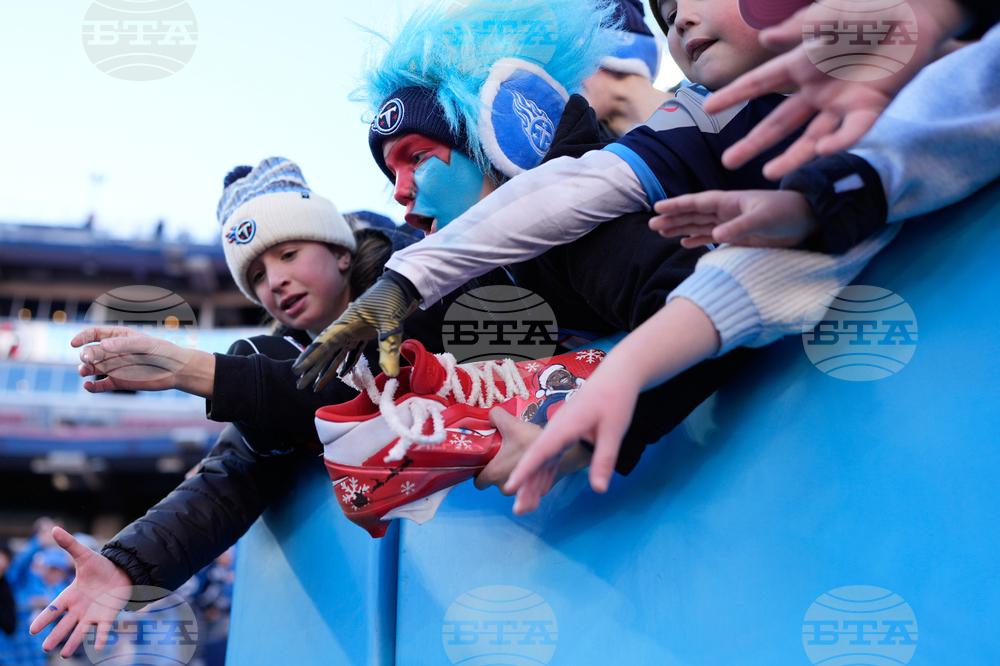 Chiefs Titans Football