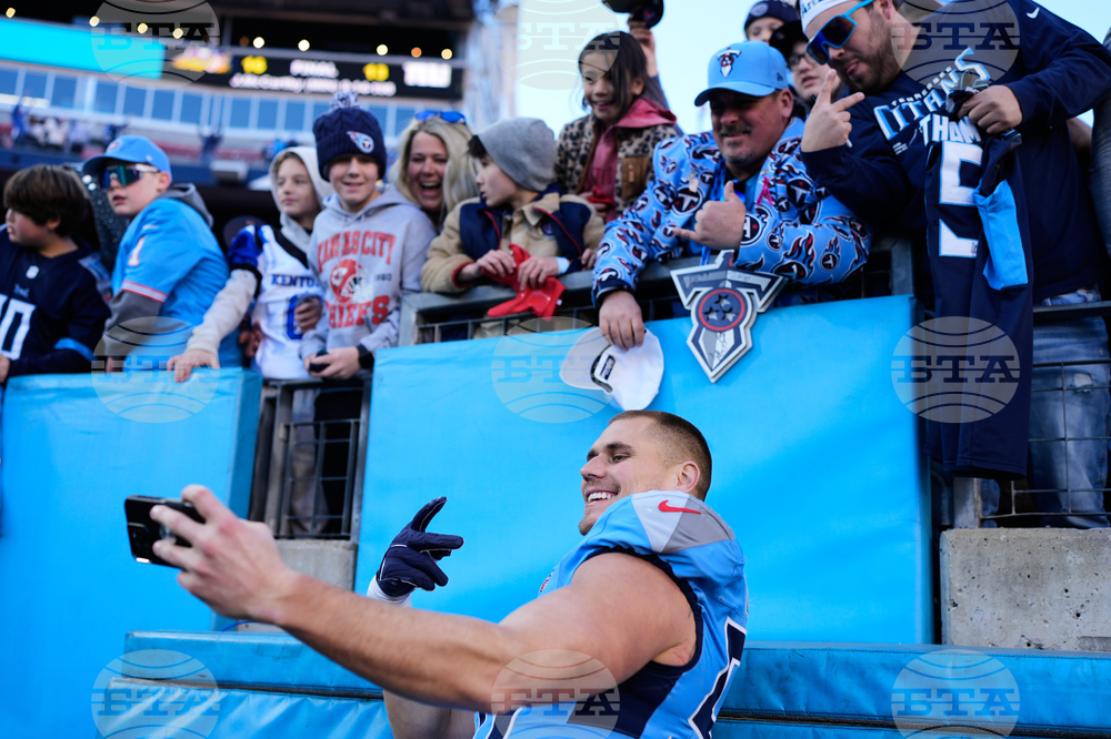 Chiefs Titans Football