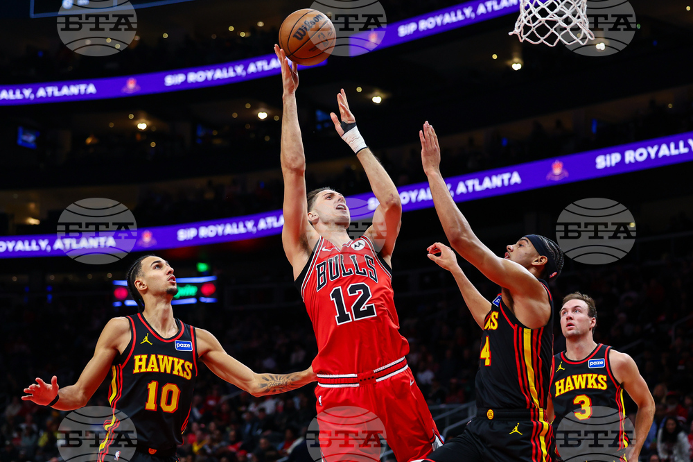 Чикаго се наложи над Атланта в най-резултатния мач от сезона в НБА