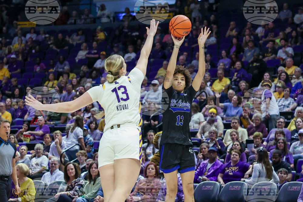 Texas Arlington LSU Badsketball