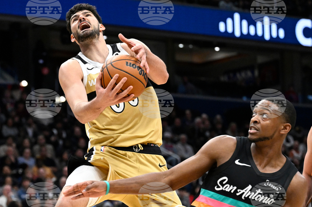 Spurs Wizards Basketball