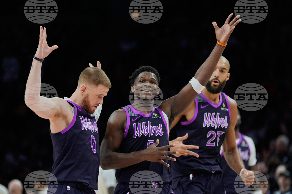 Bucks Timberwolves Basketball