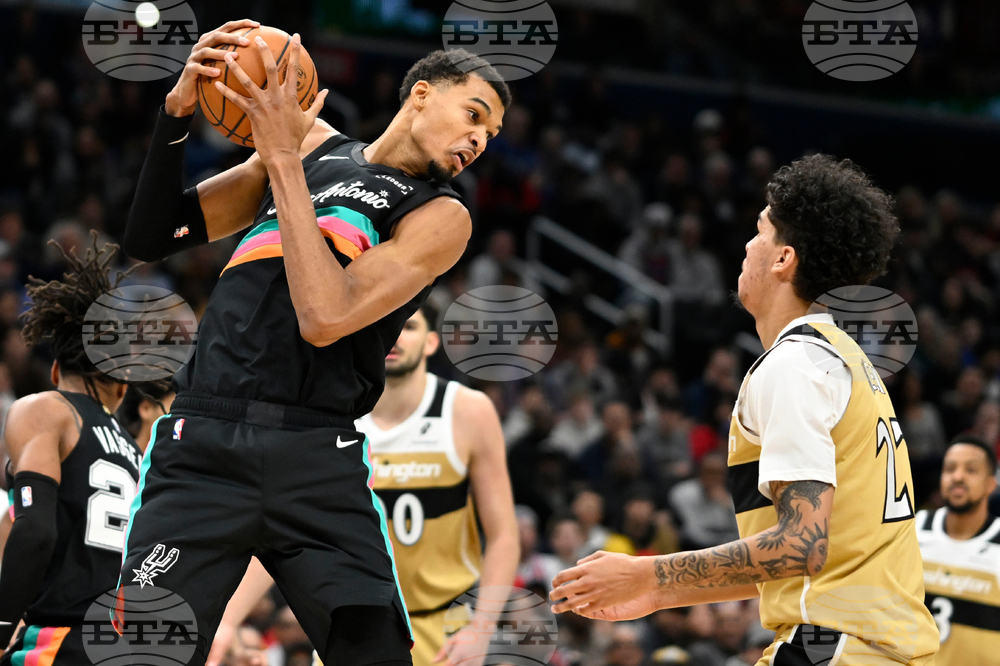 Spurs Wizards Basketball