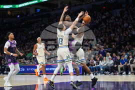 Bucks Timberwolves Basketball