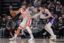Rockets Kings Basketball