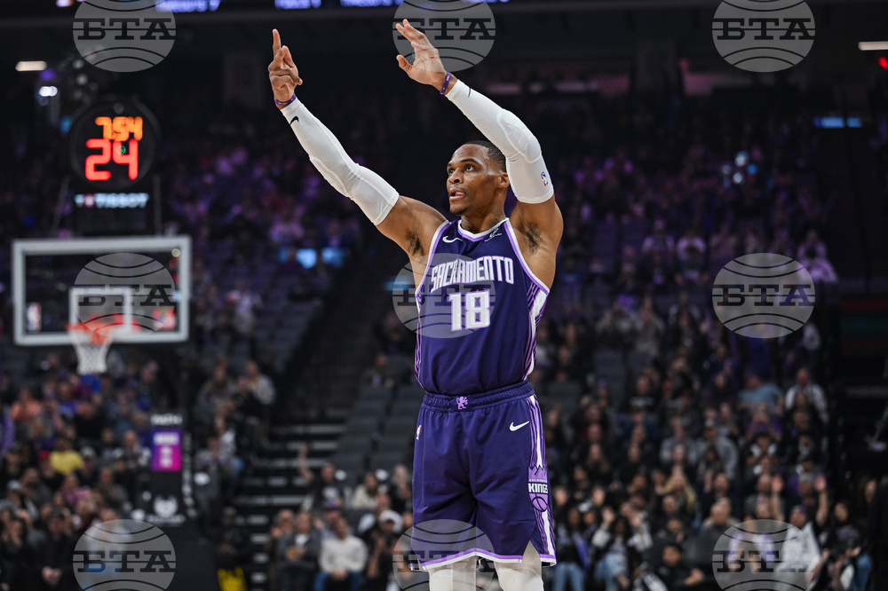 Rockets Kings Basketball