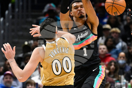 Spurs Wizards Basketball