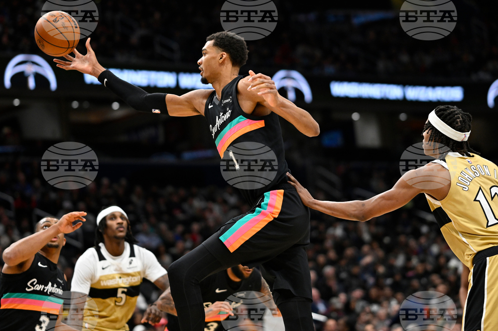 Spurs Wizards Basketball