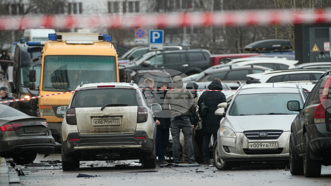 Песков нарече "ужасно убийство“ смъртта на генерал Сарваров, който издъхна от раните си след взривяване на автомобил в Москва