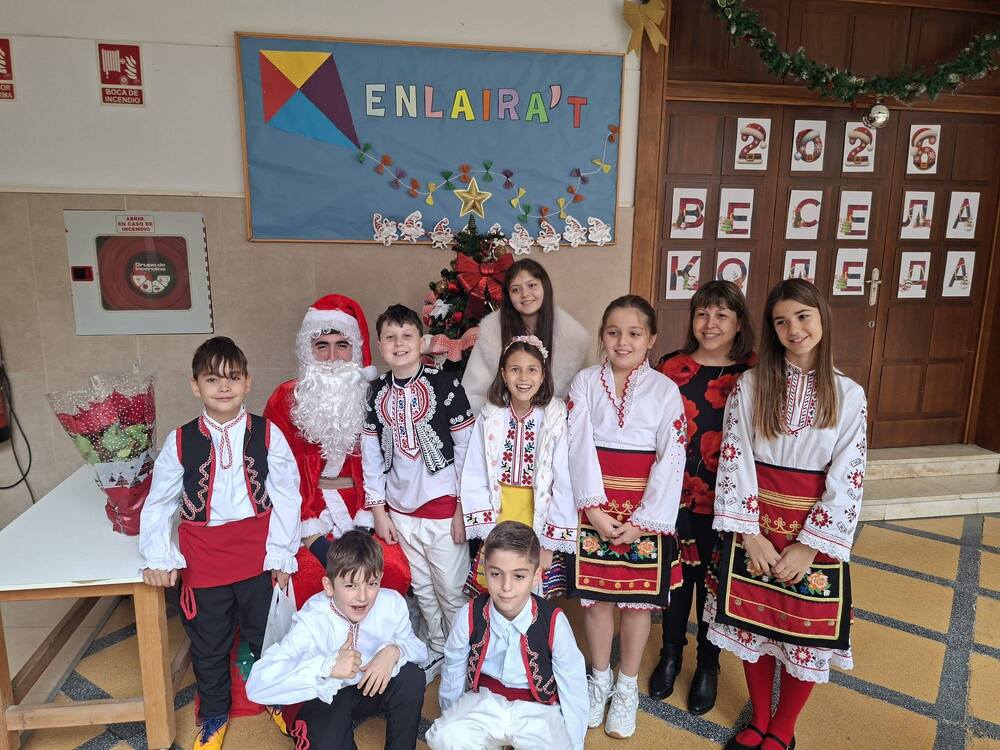 Преподаватели от Новобългарското училище „Пробуда“ в Гандия, Испания: Коледното ни тържество донесе радост и усмивки на всички присъстващи