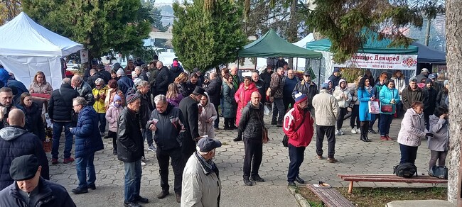 Община Стара Загора: В старозагорското село Змейово отличиха най-добрите майстори на наложен пелин