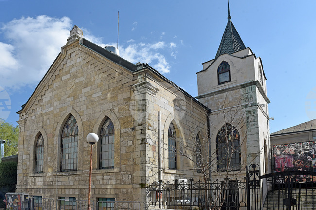 Швейк, Снежанка, Пижо и Пенда са сред героите, които ще оживеят на сцената на Варненския куклен театър през 2026 г. 