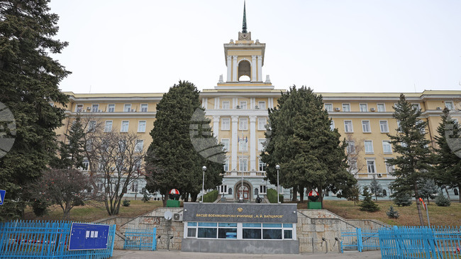 Курсанти и студенти от пет държави са на обучение във Висшето военноморско училище във Варна