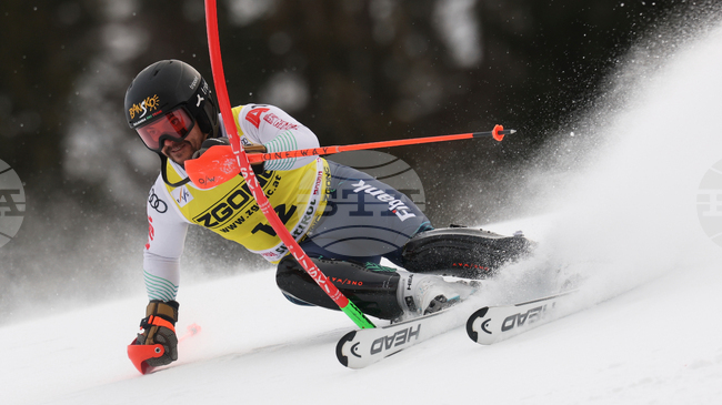 Алберт Попов даде 18-о време в първия манш на слалома в Алта Бадия, Калин Златков се нареди 61-и