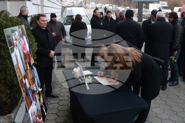 Национален стадион „Васил Левски“ - Боян Радев - поклонение