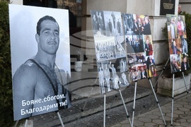 Национален стадион „Васил Левски“ - Боян Радев - поклонение