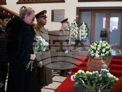 Национален стадион „Васил Левски“ - Боян Радев - поклонение