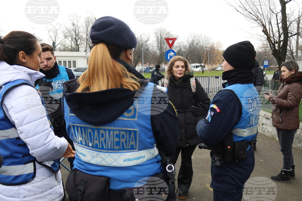 Румъния - Букурещ - президентски дворец Котрочени - демонстрация