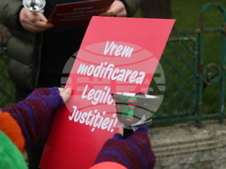 Румъния - Букурещ - президентски дворец Котрочени - демонстрация