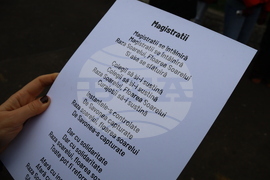 Румъния - Букурещ - президентски дворец Котрочени - демонстрация