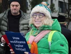 Румъния - Букурещ - президентски дворец Котрочени - демонстрация