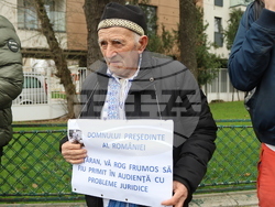 Румъния - Букурещ - президентски дворец Котрочени - демонстрация