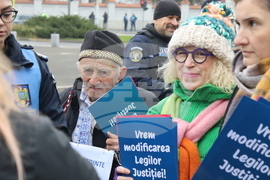 Румъния - Букурещ - президентски дворец Котрочени - демонстрация