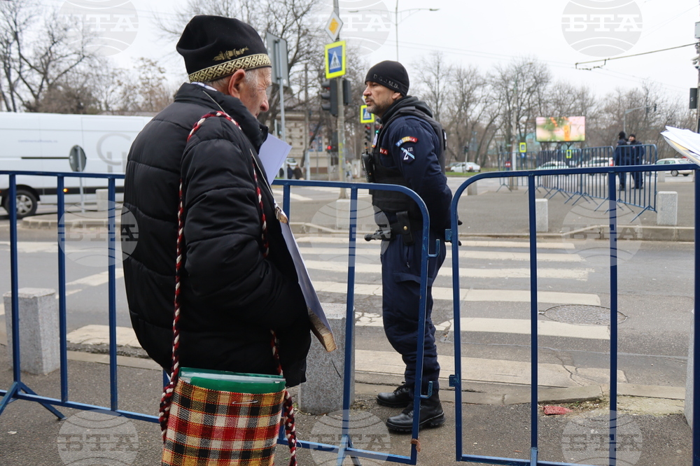 Румъния - Букурещ - президентски дворец Котрочени - демонстрация